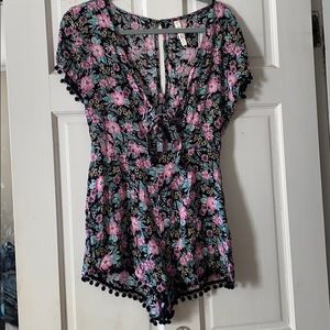 Live love dream Romper NWT by Aeropostale